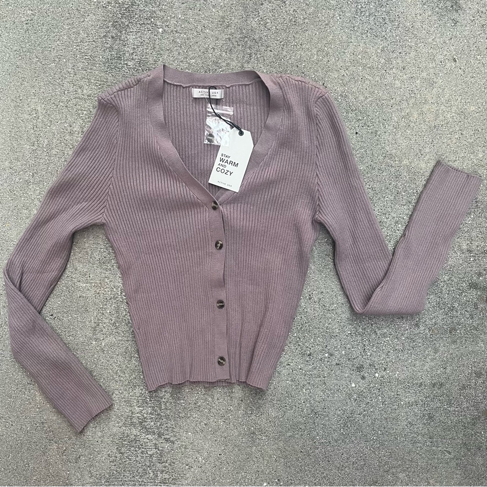Brand NWT purple fitted V-neck button up ribbed knit cardigan sweater